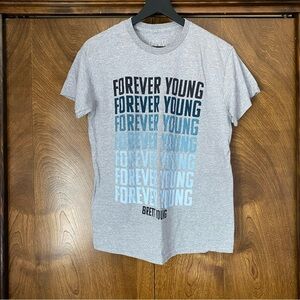 Brett Young Women’s Medium Forever Young Ombré Crew Short Sleeve T-Shirt Band